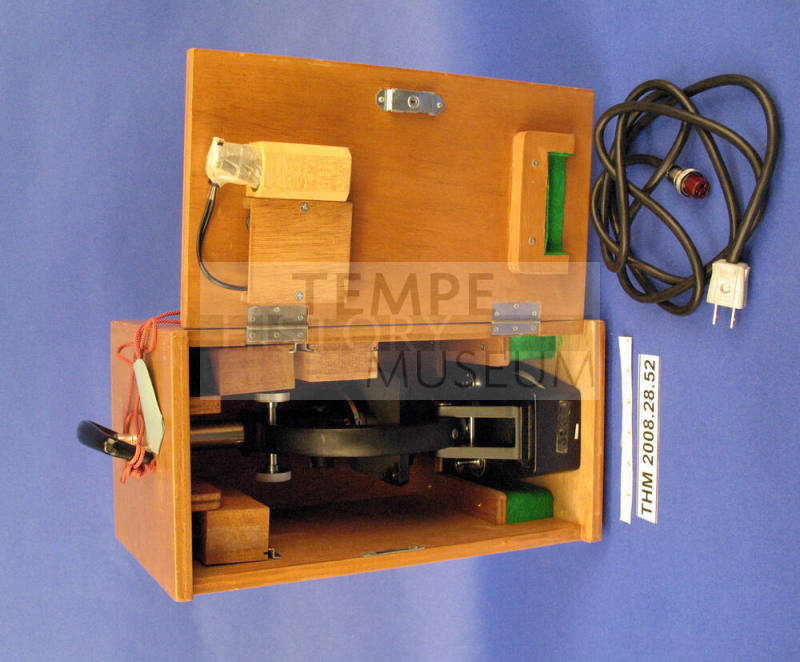 Metallurgical Microscope, Electric