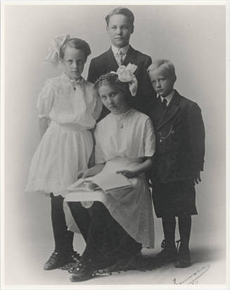 Portrait of Moeur Children in a Group