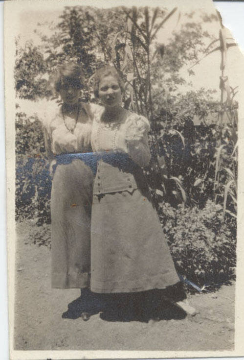 Stella and Jewel Turner Thurlow