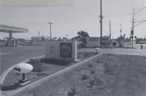 Dave's Shell Gasoline Service Station - 725 South Hayden Road, Tempe, Arizona