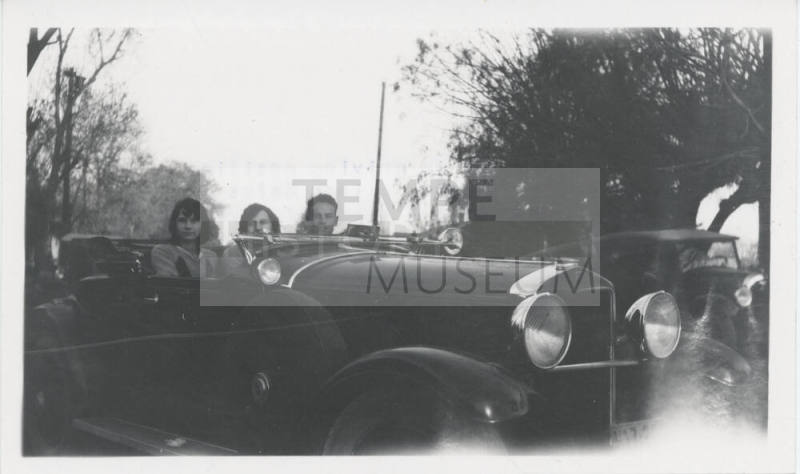 1929 Hupmobile Roadster with Passengers