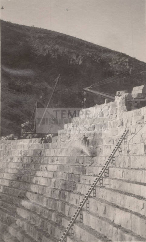 Construction of Roosevelt Dam