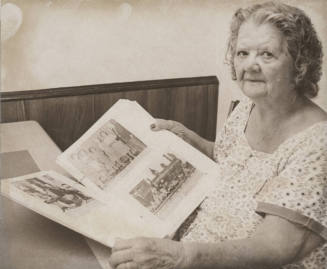 Idella Cummins with Scrapbook