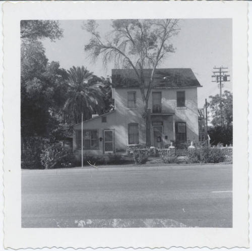 Teeter House - 18 West 6th Street