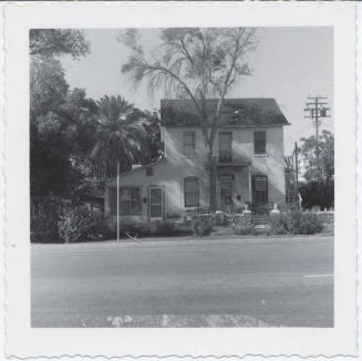 Teeter House - 18 West 6th Street