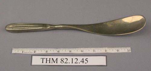 Retractor