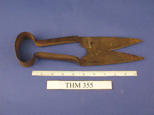 Roaching Shears
