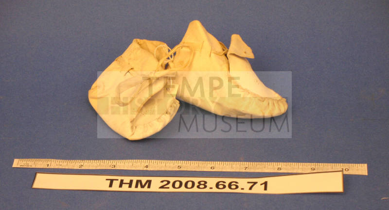 White leather Baby Moccasin Booties