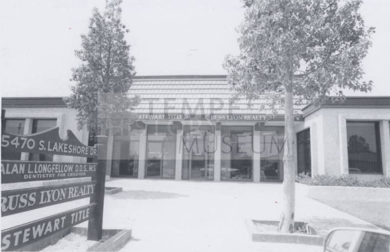 Stewart Title Company - 5470 South Lakeshore Drive, Tempe, Arizona