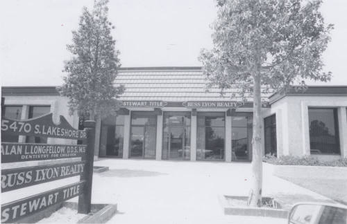 Stewart Title Company - 5470 South Lakeshore Drive, Tempe, Arizona
