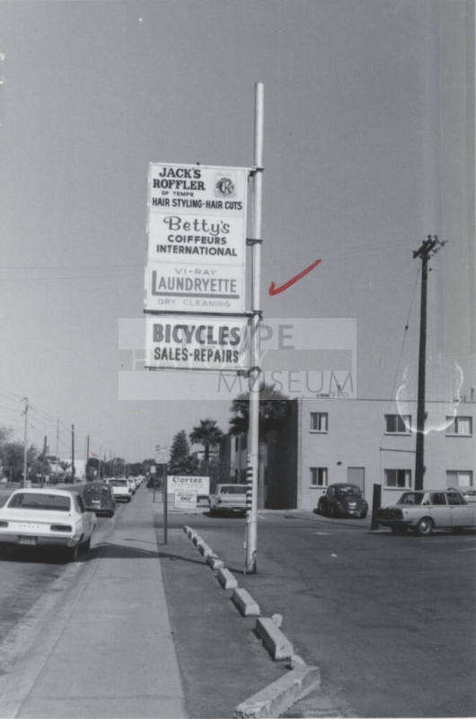 Vi-Ray Laundryette - 903 East Lemon Street, Tempe, Arizona