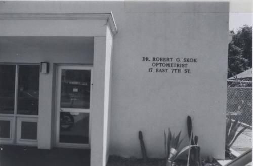 Dr. Robert G. Skok, Optometrist, 17 East 7th Street, Tempe, Arizona