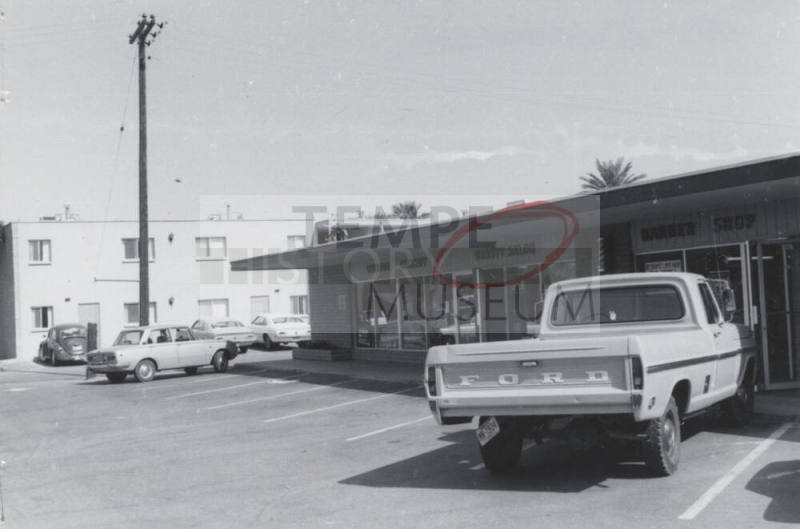 Beauty Salon - 907 East Lemon Street, Tempe, Arizona