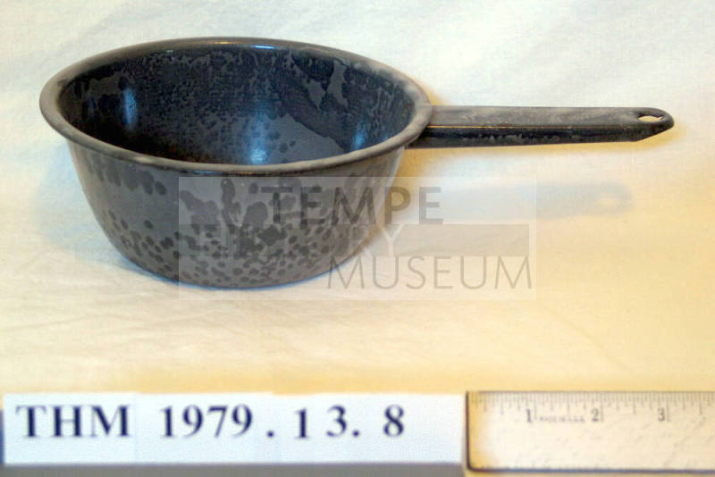 Enameled saucepan