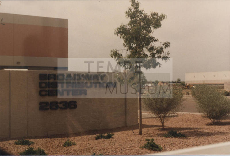 Broadway Distribution Center - 2636 South Wilson Street, Tempe, AZ