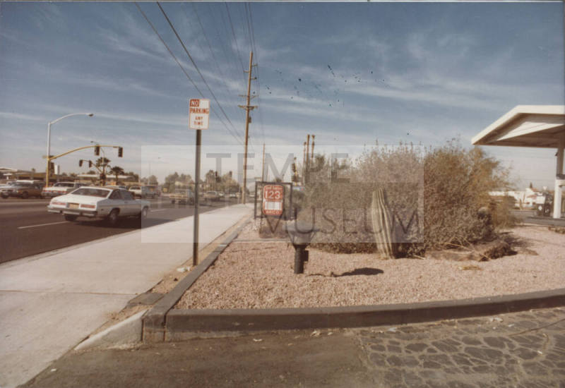 Paul & Carl's Arco Gas & Service Station - 3233 South McClintock Drive, Tempe, A