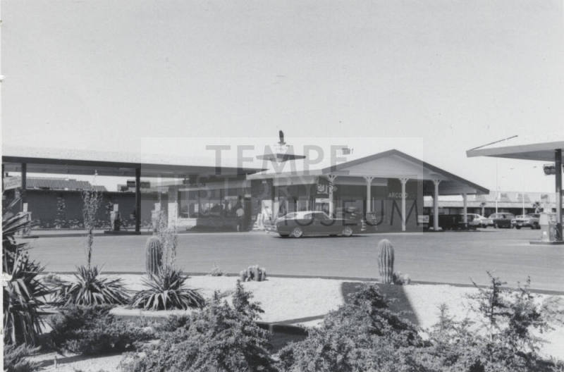 Paul & Carl's Arco Gas & Service Station - 3233 South McClintock Drive, Tempe, A