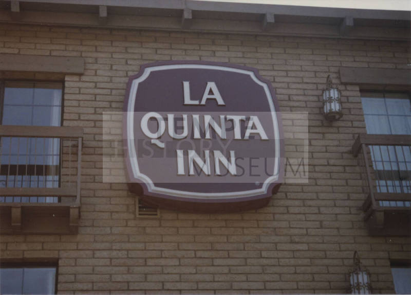 La Quinta Inn, 911 South 48th Street, Tempe, Arizona