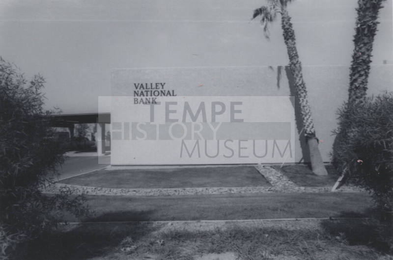 Valley National Bank - 6470 South McClintock Drive, Tempe, Arizona
