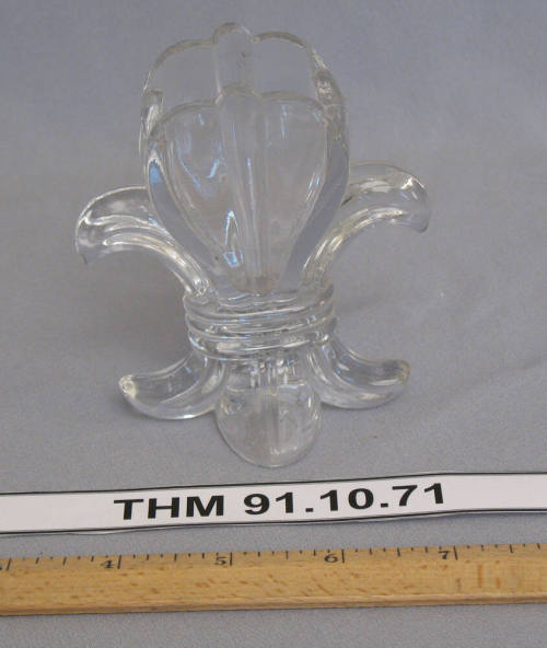 Fleur de lis toothpick holder