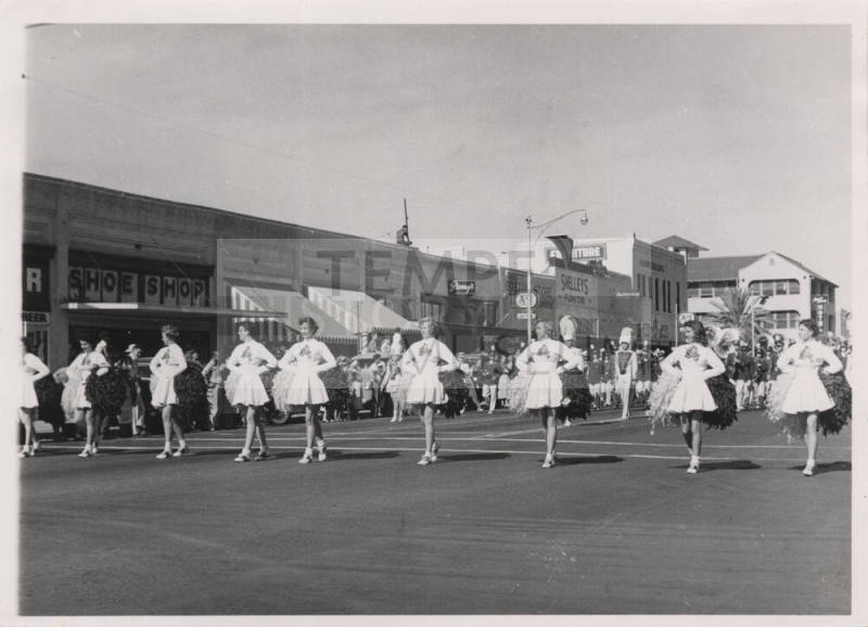 Mill Avenue Parade:  Pom Line