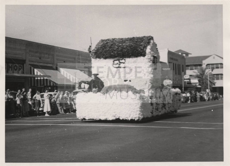 Mill Avenue Parade:  Witch House