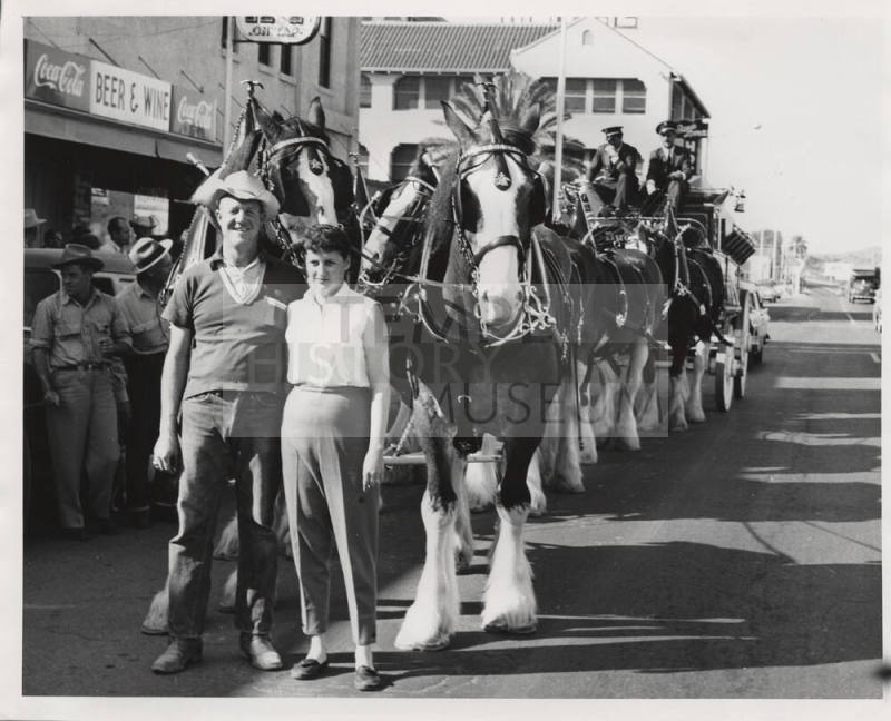 Mill Avenue Parade:  Budweiser Wagon