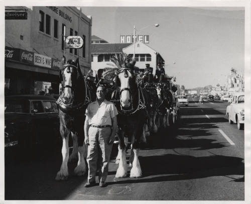 Mill Avenue Parade:  Budweiser Wagon