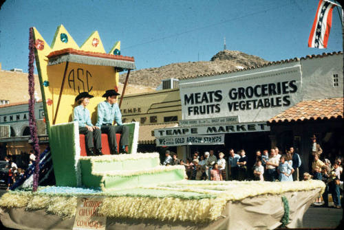 Parade:  Throne Float - Mill Avenue, Tempe