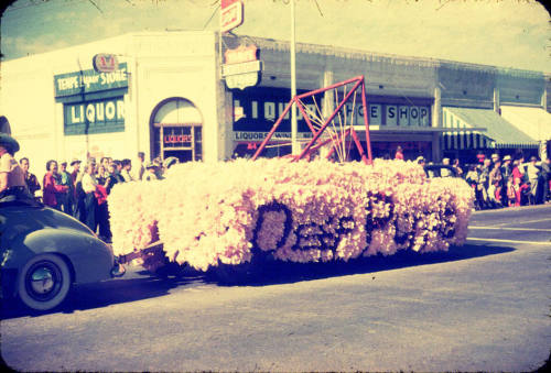 Parade:  "Deep Purple" float - Mill Avenue, Tempe