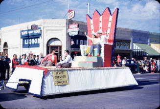 Parade:  Tempe Chamber of Commerce Float - Mill Avenue, Tempe