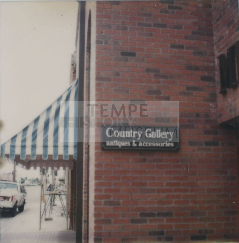 Coutry Gallery Antiques and Accessories - 414 South Mill Avenue, Tempe, Arizona