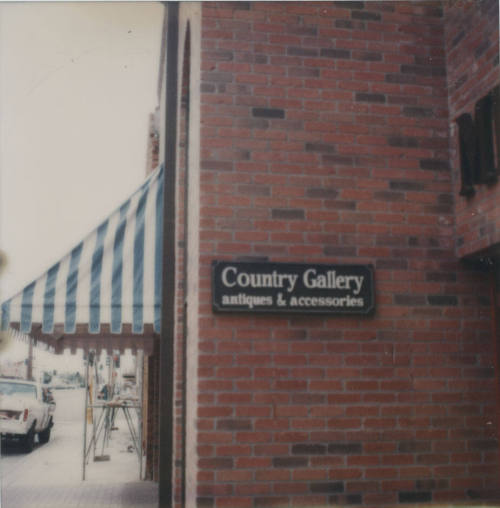 Coutry Gallery Antiques and Accessories - 414 South Mill Avenue, Tempe, Arizona