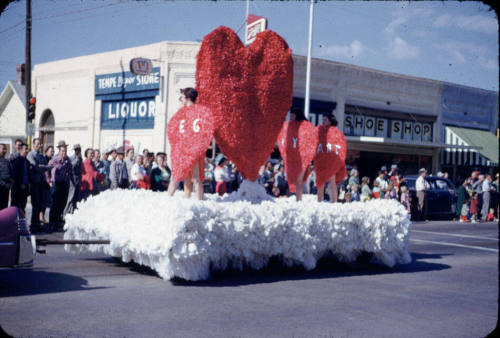 Parade:  "Heart" Float - Mill Avenue, Tempe