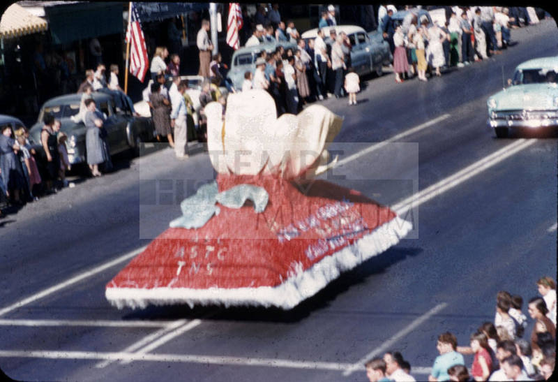 Parade:  Tulip Float - Mill Avenue, Tempe