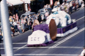 Parade:  Epsilon Float - Mill Avenue, Tempe