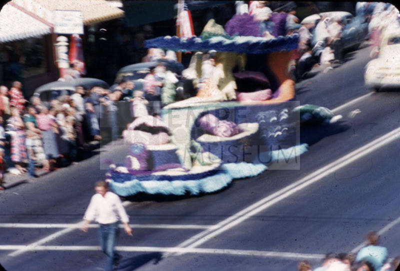 Parade:  Throne Float - Mill Avenue, Tempe