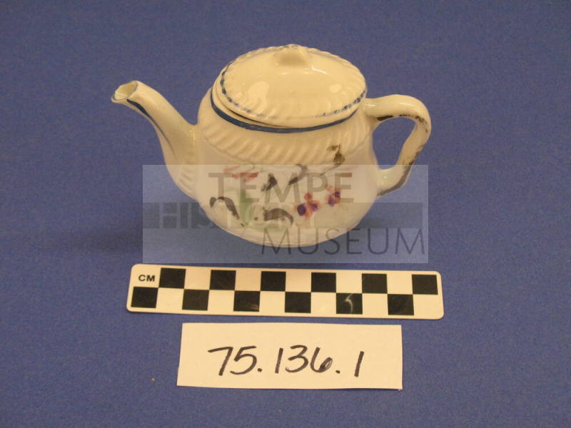 Tea Pot With Lid