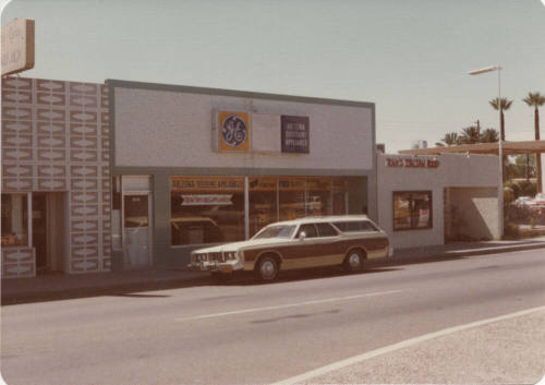 View of 608-610 Mill Avenue