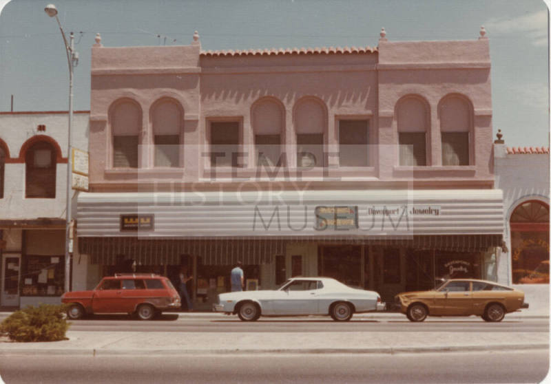 View of 409-412 1/2 Block of Mill Avenue