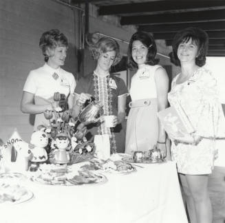 Epsilon Sigma Alpha Tea Party  (1 of 2)