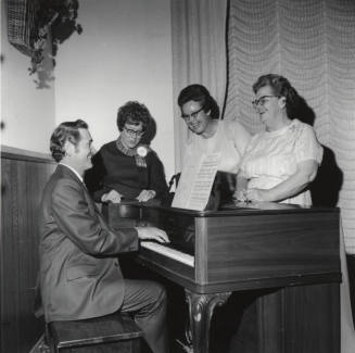 Piano Player and Audience