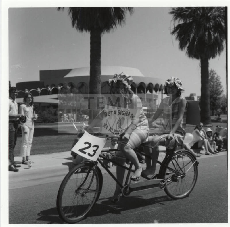 Beta Sigma Phi (Alpha Delta Chapter) Entry in the Tempe Centennial Parade