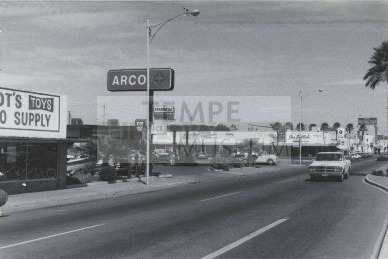 Arco Gasoline Station - 700 South Mill Avenue, Tempe, Arizona