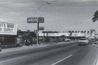 Arco Gasoline Station - 700 South Mill Avenue, Tempe, Arizona