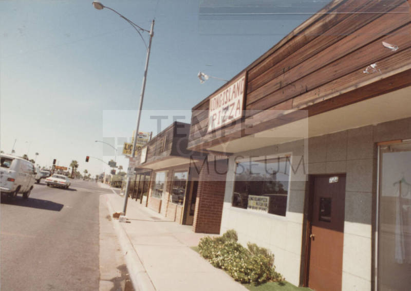 Long Island Pizza Restaurant - 724 South Mill Avenue, Tempe, Arizona