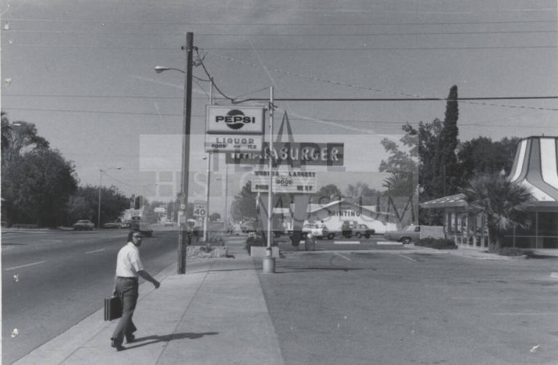 Rundle's Food and Liquor Store - 730 South Mill Avenue, Tempe, Arizona