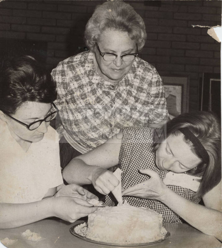Cake Decorating Class