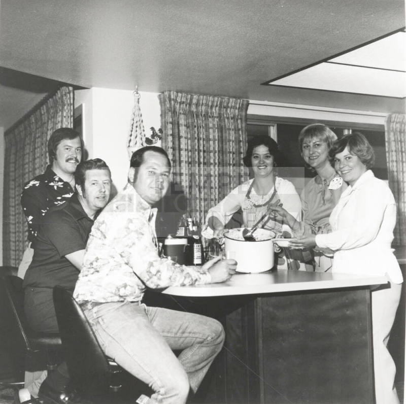 Beta Sigma Phi Hosts Spaghetti and Bunko