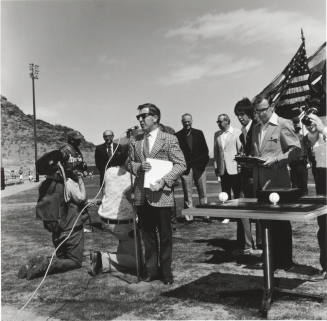 Mayor LoPiano Welcomes Seattle Mariners for Spring Practice